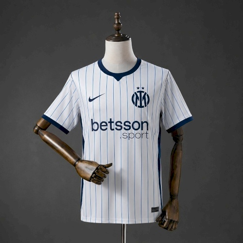 Inter Milan away 26 - 27