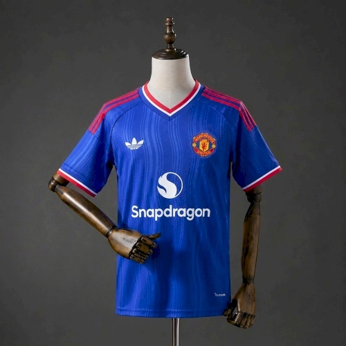 Man united away 26 - 27