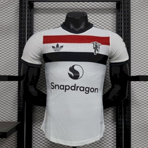 Man United Third 24 - 25