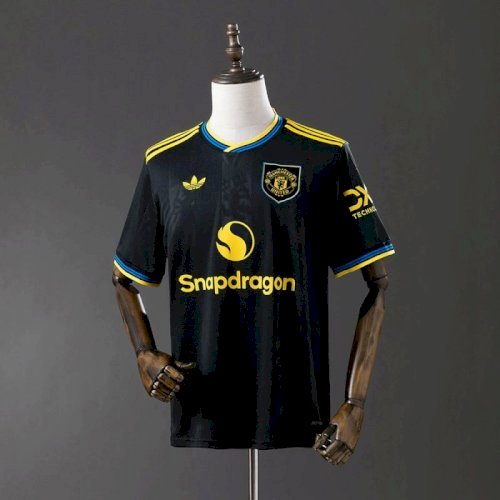 Man United Third 25 - 26