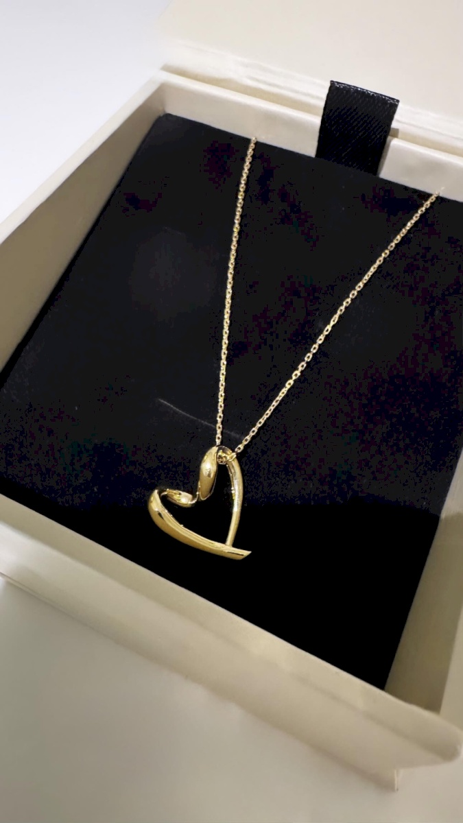18K YELLOW GOLD MODERN HEART SHAPED NECKLACE