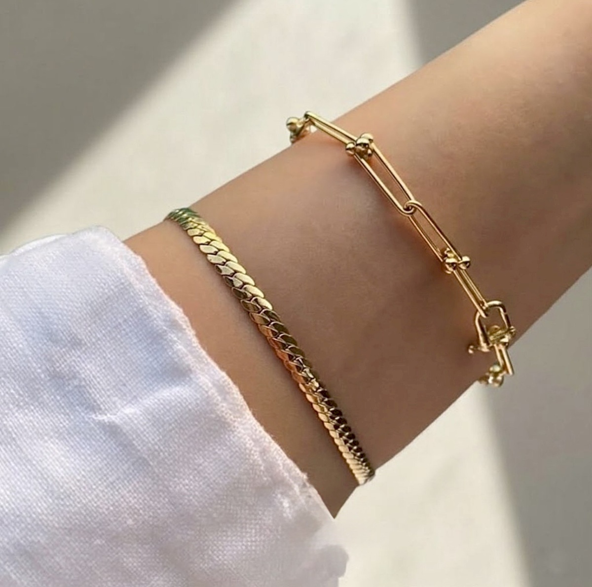 18K YELLOW GOLD MODERN PAPERCLIP BRACELET