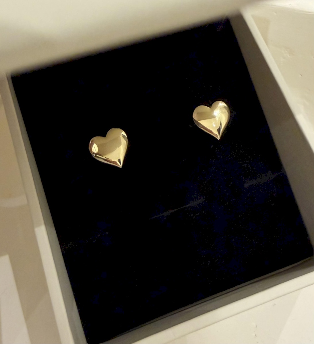 18K YELLOW GOLD HEART SHAPED EARRINGS