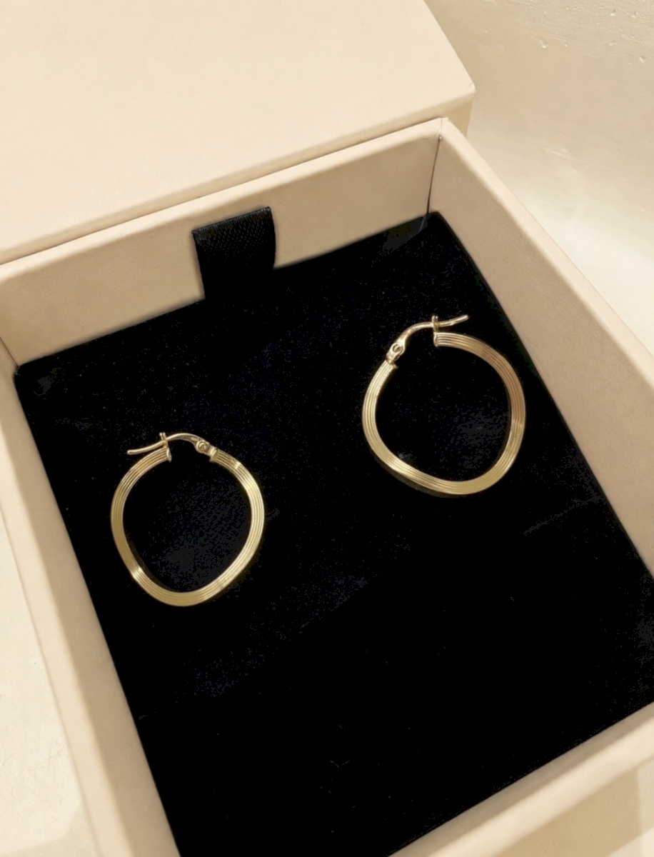 18K YELLOW GOLD MODERN HOOPS