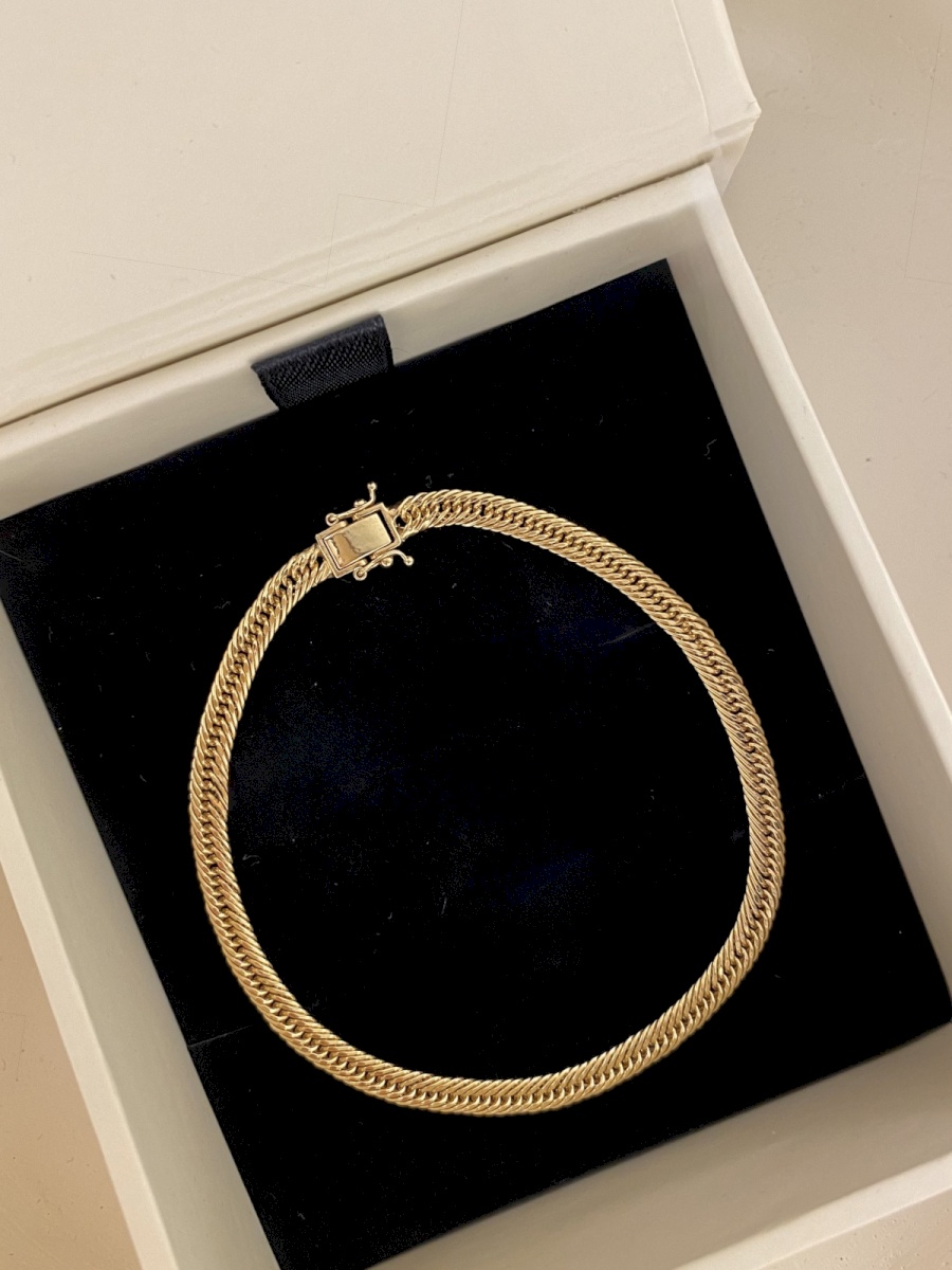 18K YELLOW GOLD MODERN CURB BRACELET