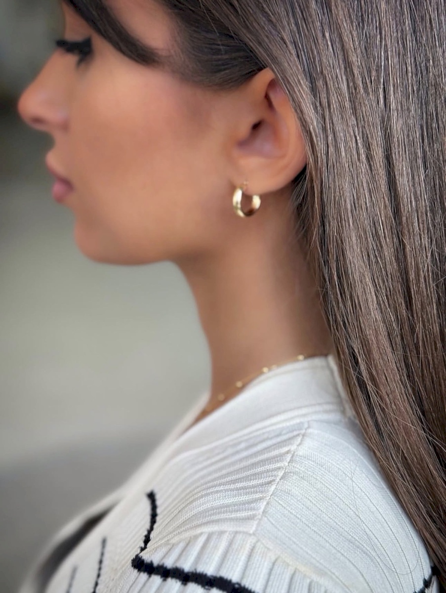 18K YELLOW GOLD SMALL HOOP EARRINGS