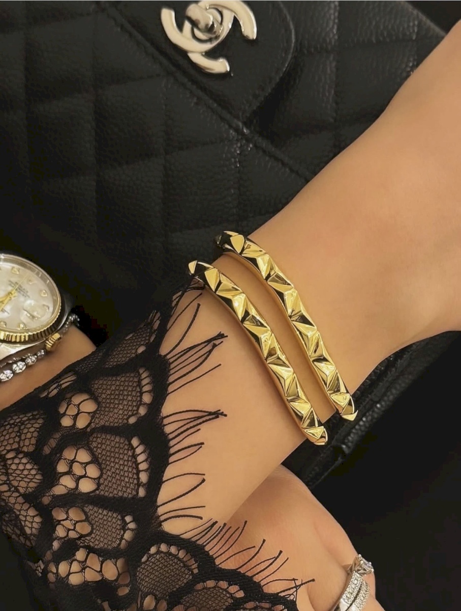 18K YELLOW GOLD MODERN BANGLE