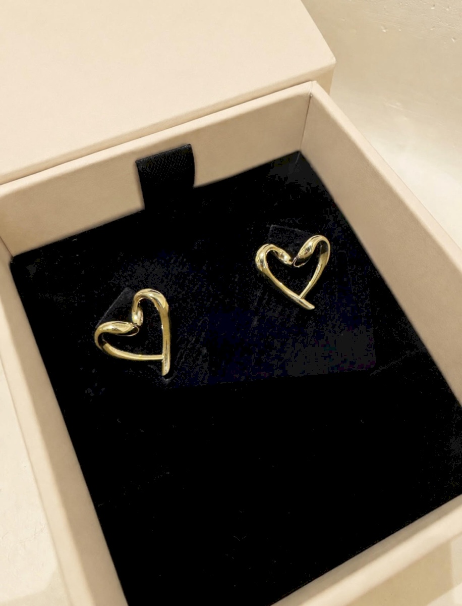 18K YELLOW GOLD HEART SHAPED EARRINGS