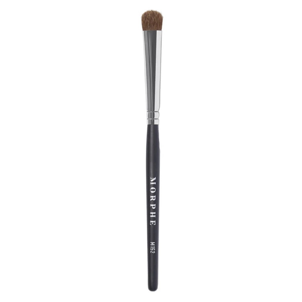 Morphe m152 medium chisel fluff brush