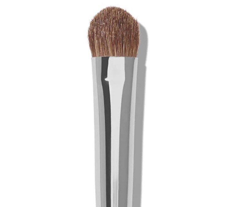 Morphe m152 medium chisel fluff brush