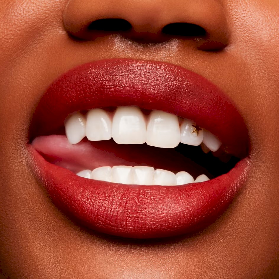 MAC POWDER KISS VELVET BLUR SLIM STICK - NICE SPICE