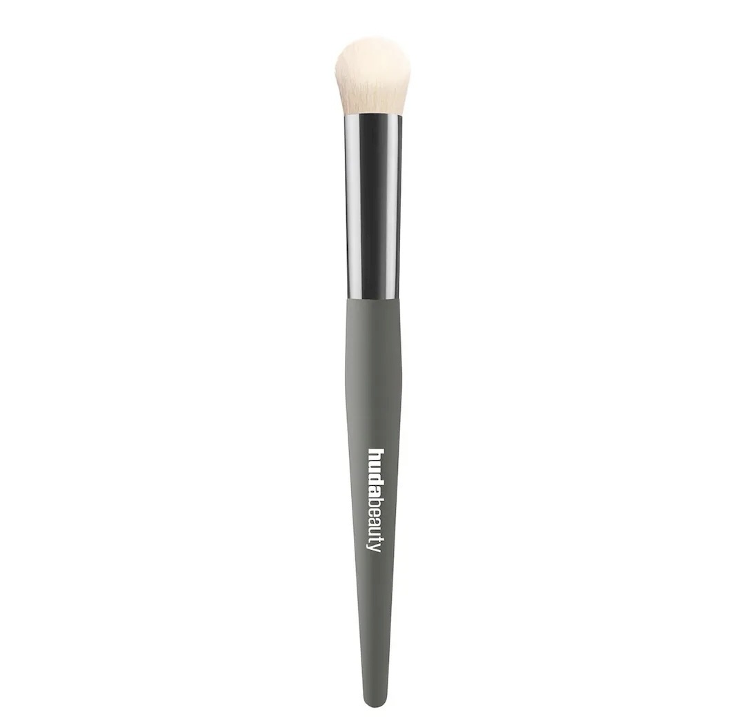 Huda beauty Undereye Buff Brush