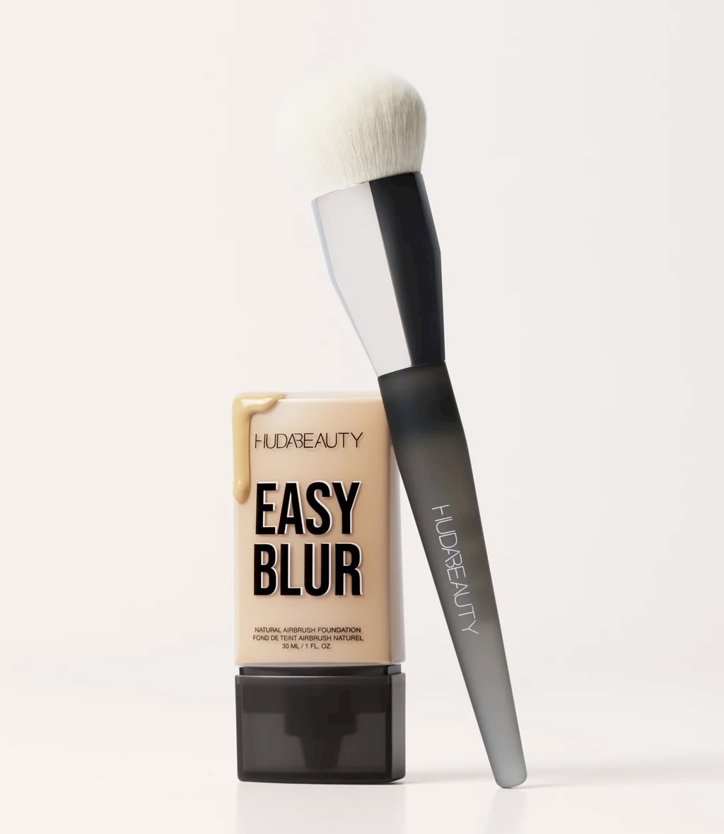 Huda beauty base brush