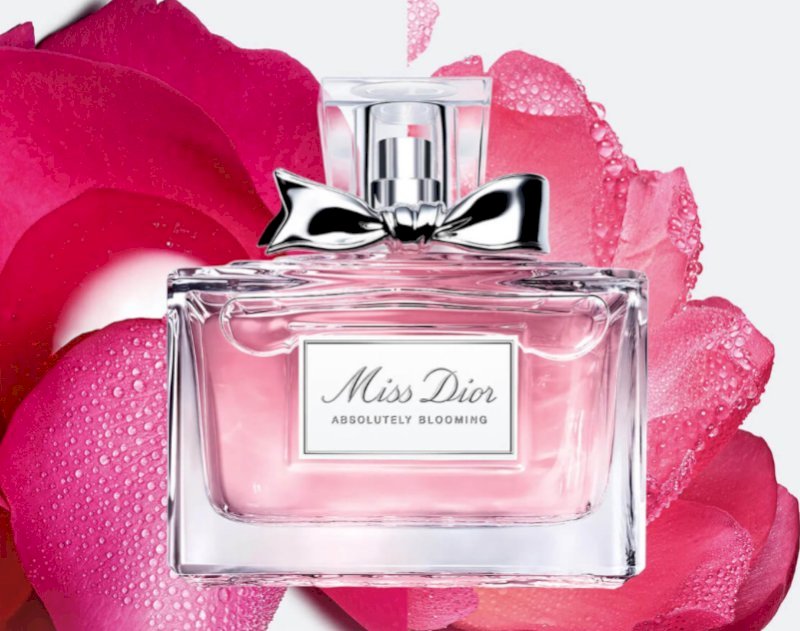 496 مستوحى من عطر مس ديور