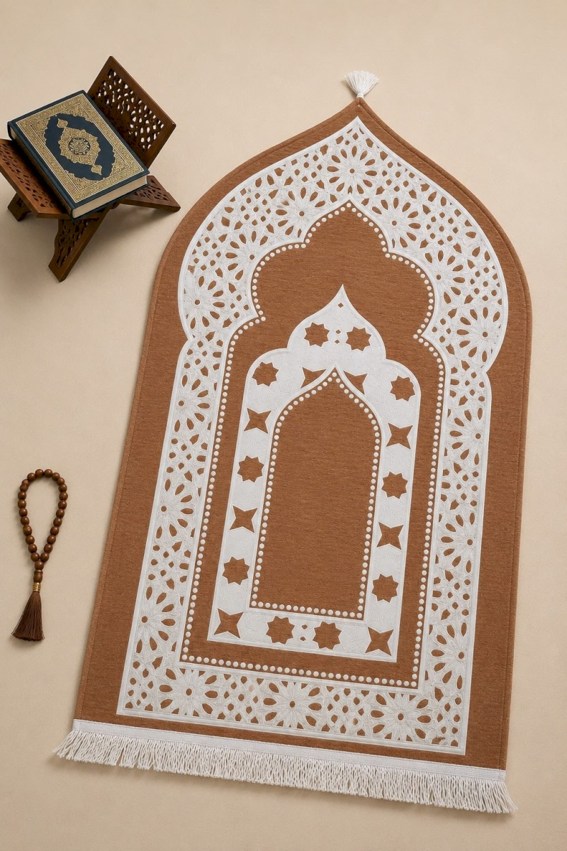 سجاد مصري مبطن باسفنج خفيف على شكل محراب