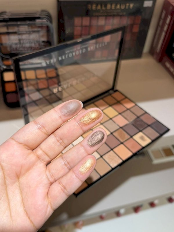 RealBeauty Eyeshadow palette