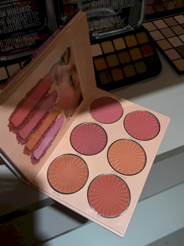 Eyeshadow Book Palette