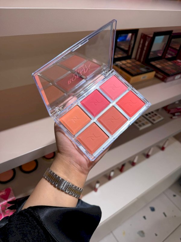 BLUSHER PALLET