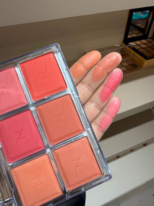 BLUSHER PALLET
