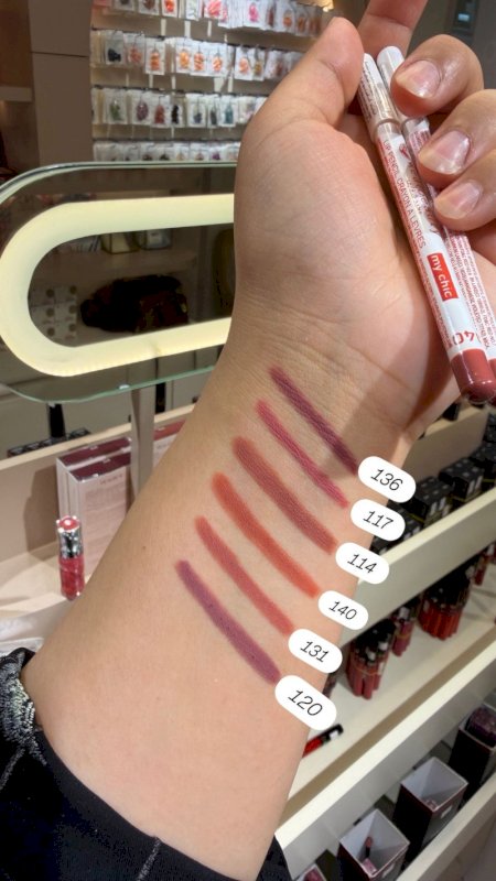 RealBeauty Lip Liner