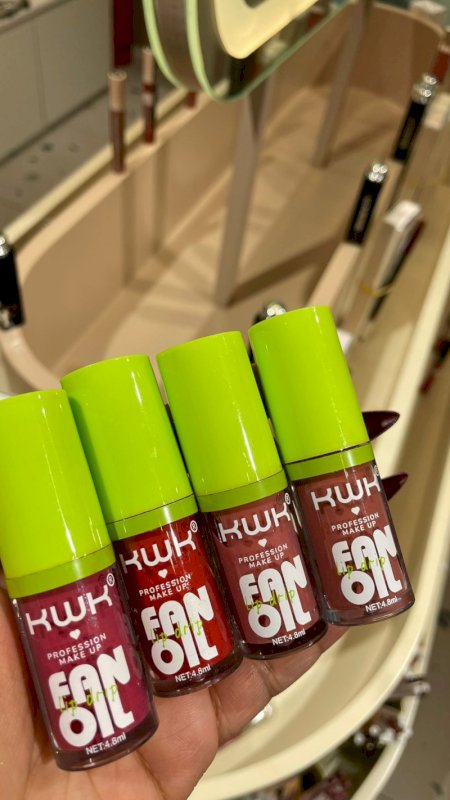 Realbeauty Fat OIl lip gloss