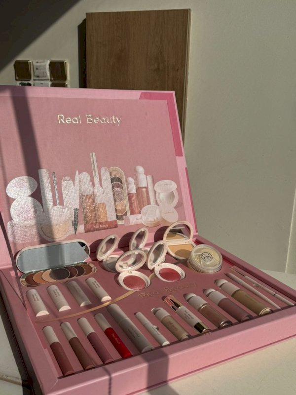 REALBEAUTY MAKEUP SET