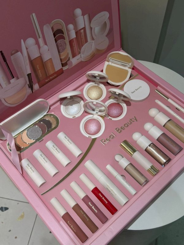 REALBEAUTY MAKEUP SET