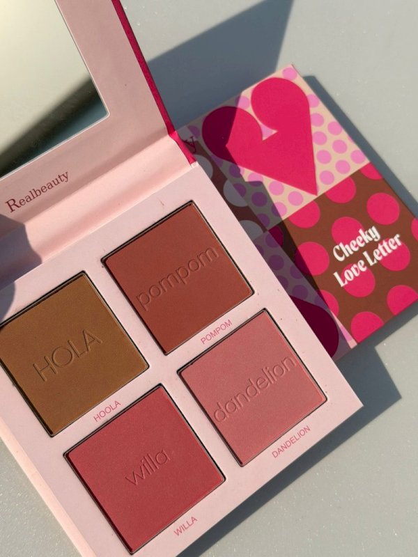 CHEEKY LOCA LETTER BLUSHER PALETTE