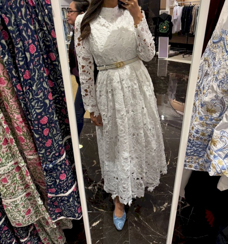 White lace dress 4 098