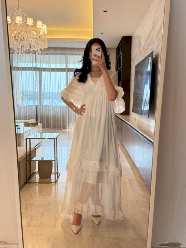 Ruffles beach dress in white 5 106