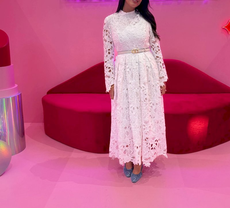 White lace dress 4 098