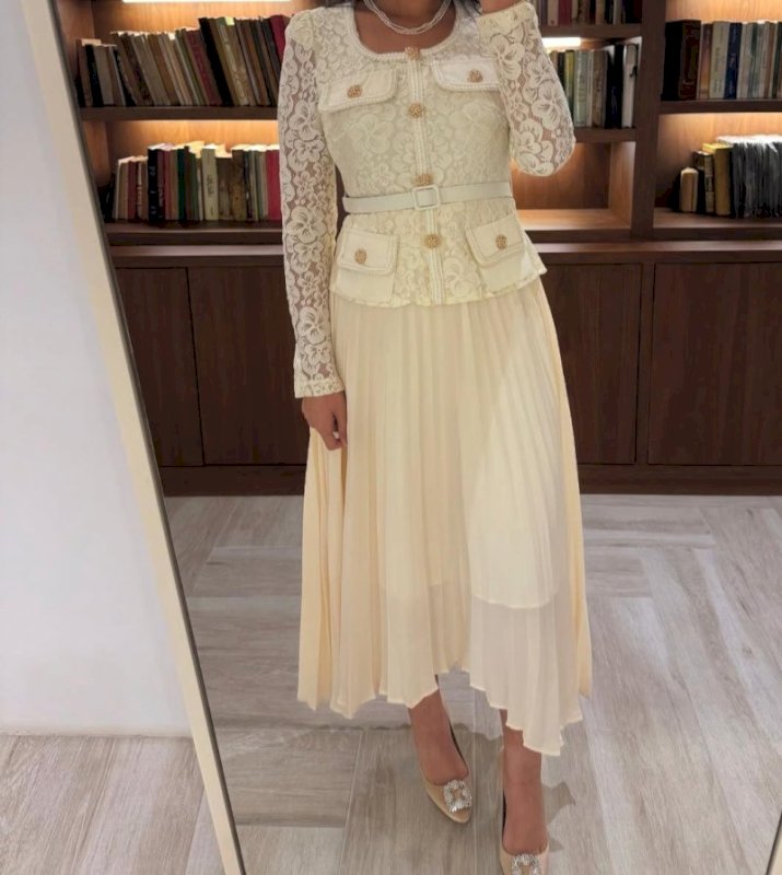 Off white floral dental dress 5 062