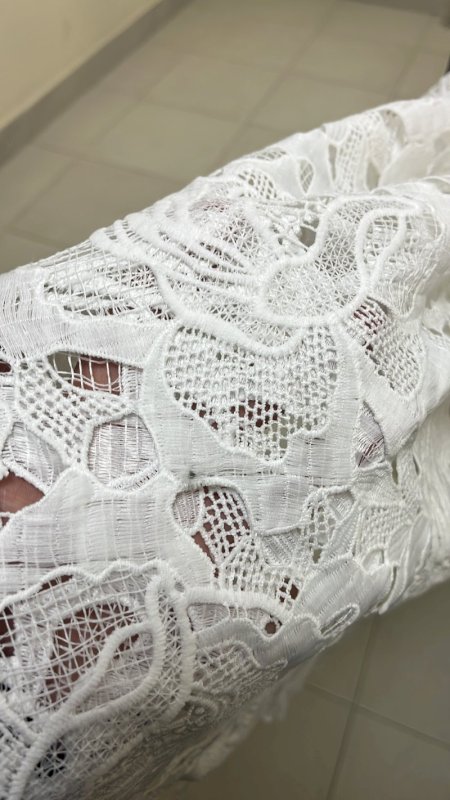 White lace dress 4 098